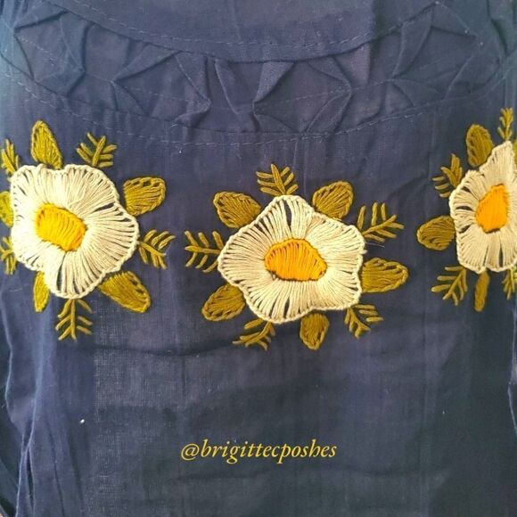 HANDMADE Traditional Embroidered Mexican Blouse - Picture 8 of 12